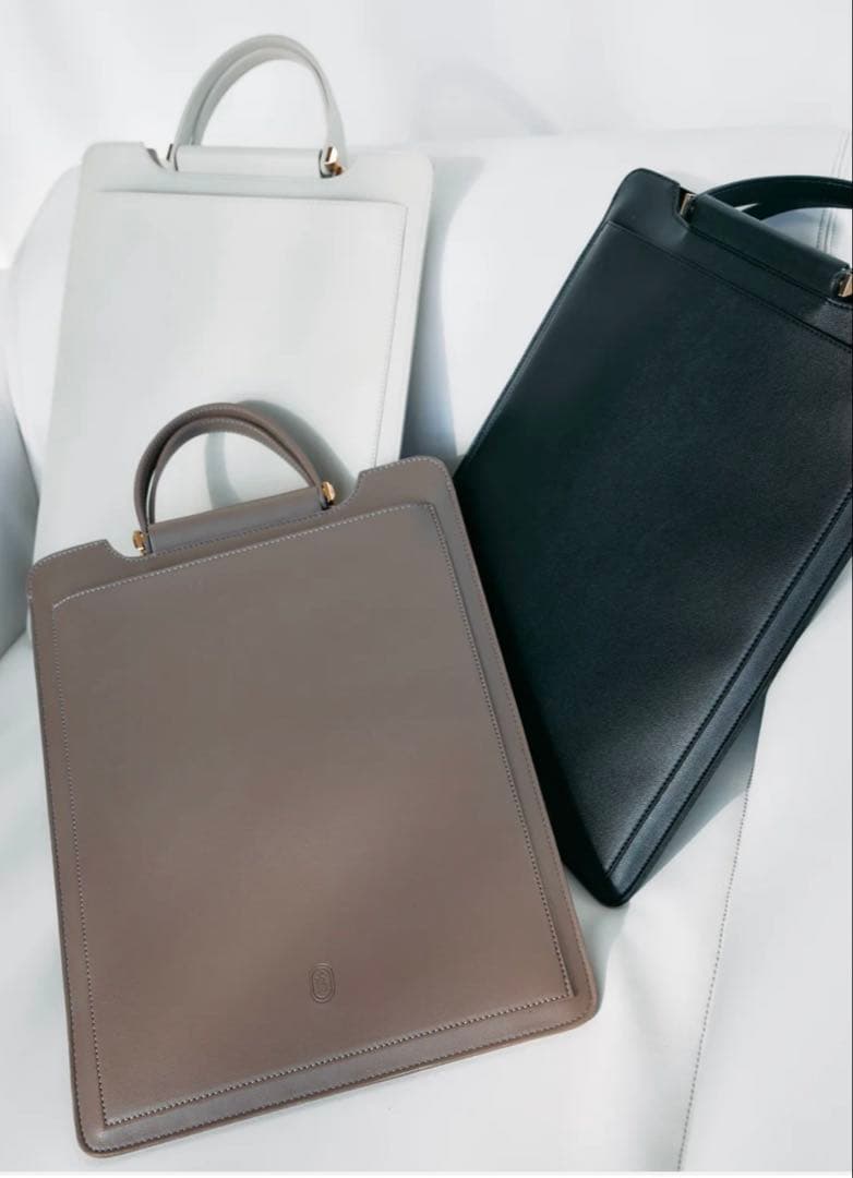 最終値下げ　polaura ポローラ 2wayスリムPCバッグ