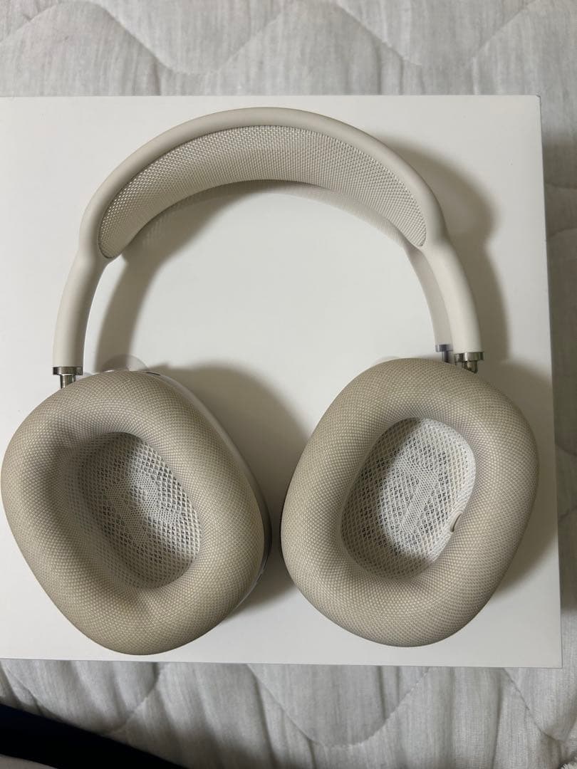 Apple AirPods Max スターライト