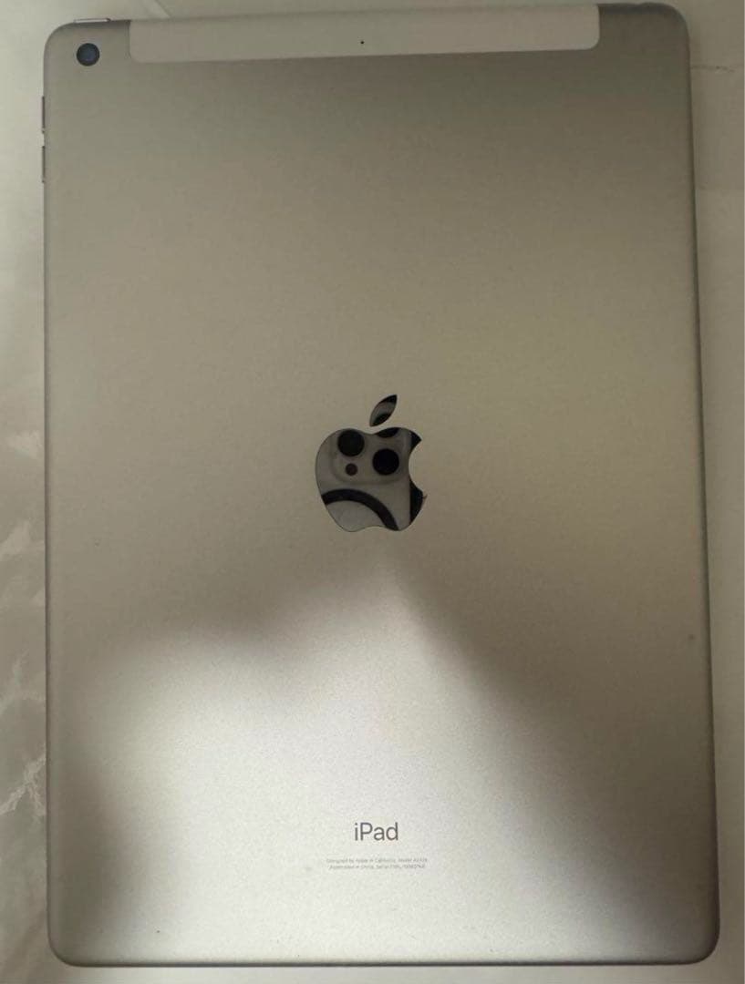 極美品 Apple iPad8 Wi-Fi+Cellular 第８世代 シルバー