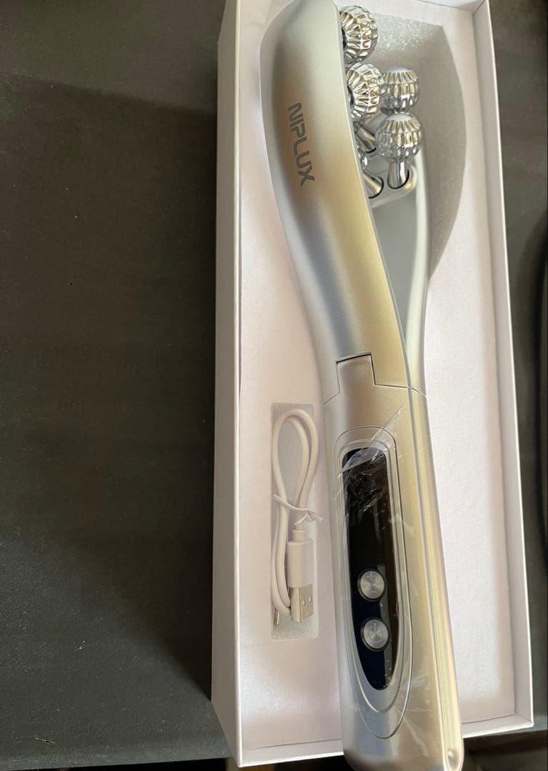 NIPLUX BEROLA 美顔ローラー　ニプラックス