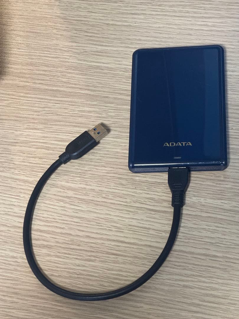 外付けポータブルHDD 2TB ADATA HV620S