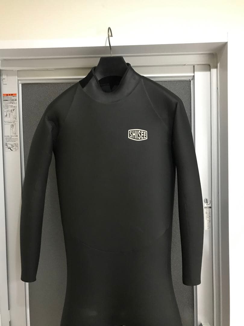 国産高品質　SHISEE セミドライ　ウェットスーツ