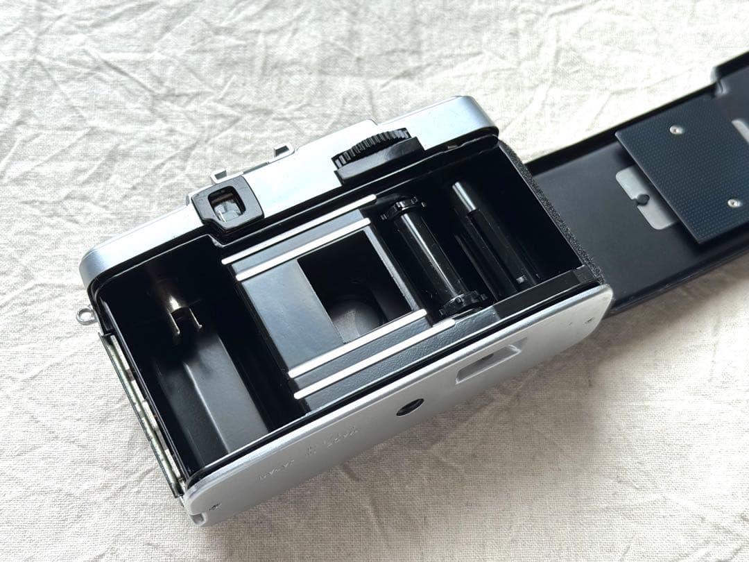 ⌘オーバーホール、完動品！ ハーフカメラ OLYMPUS PEN EE-3⌘