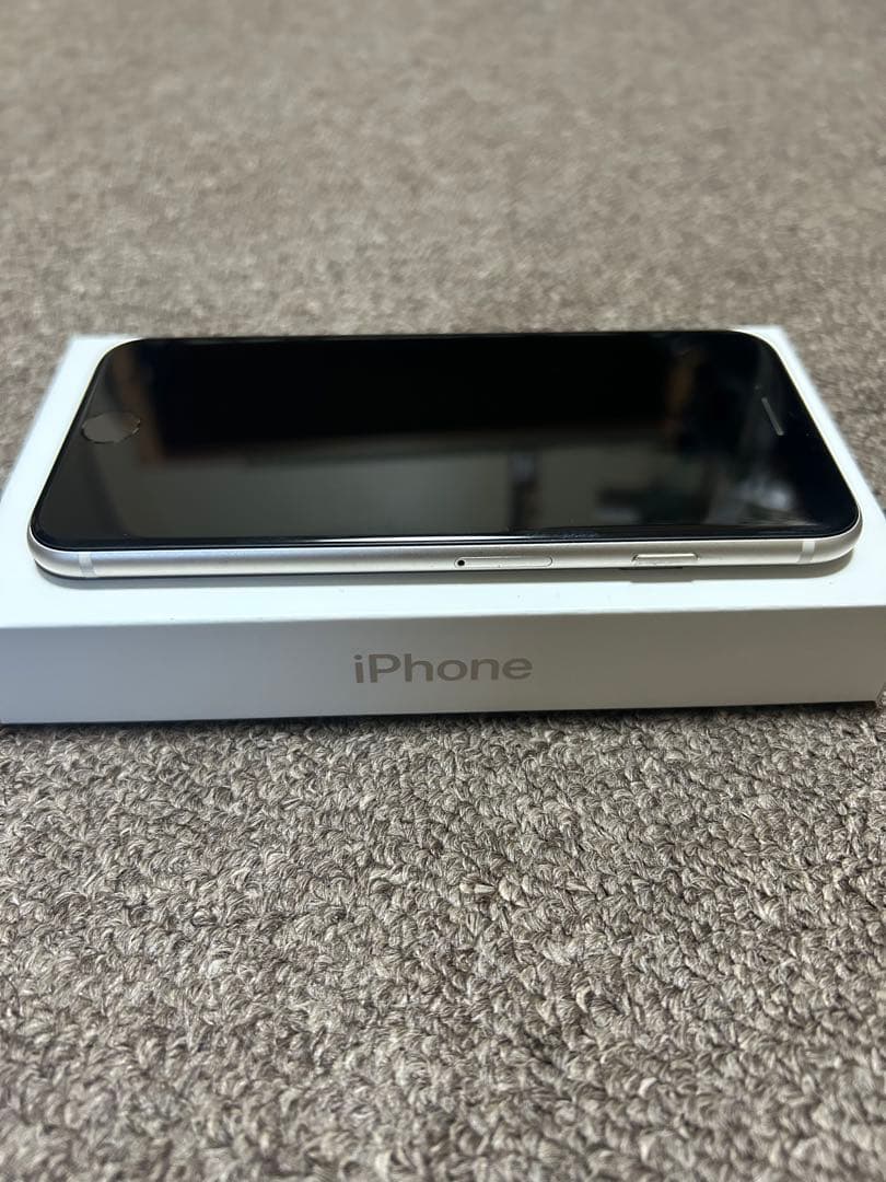 Apple iPhone SE (第3世代)ホワイト/128GB 美品