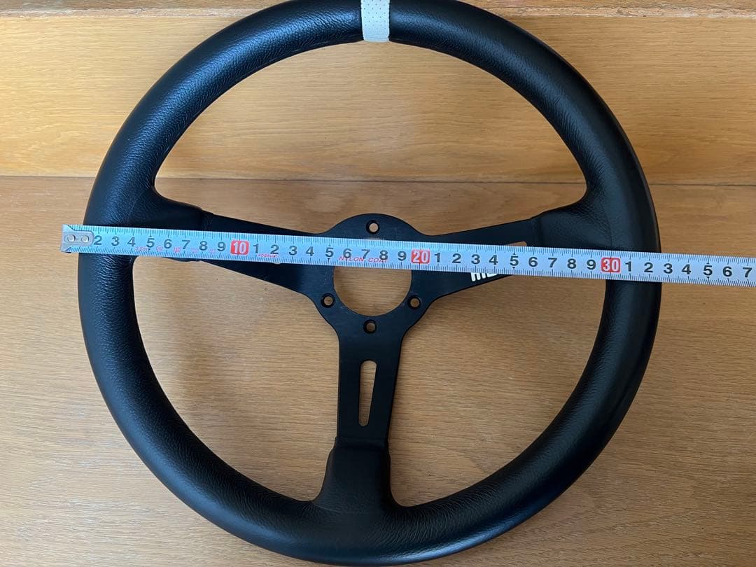 momo Full Speed ステアリング