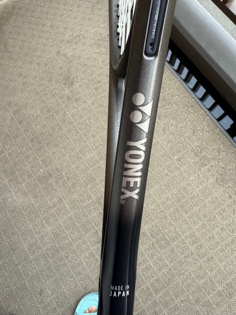 カーボンファイバー テニスラケット 軟式用　元値は2万円〜3万円！買うなら今！