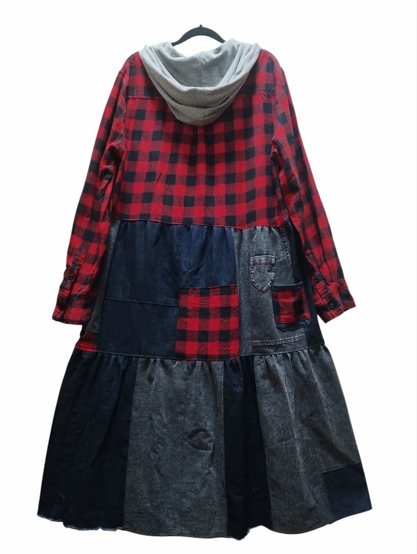 古着デニムリメイク　フード付きネルシャツの羽織れるデニムパッチワークワンピース