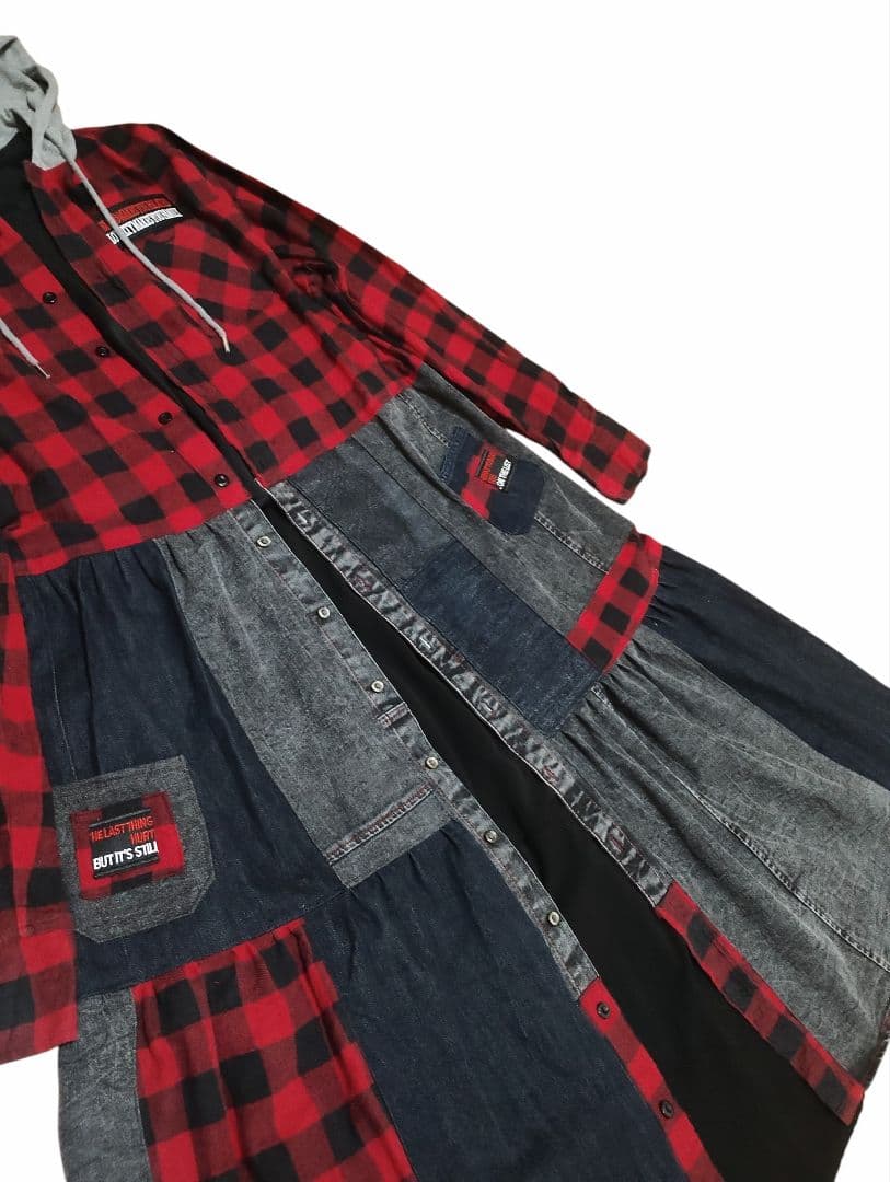 古着デニムリメイク　フード付きネルシャツの羽織れるデニムパッチワークワンピース