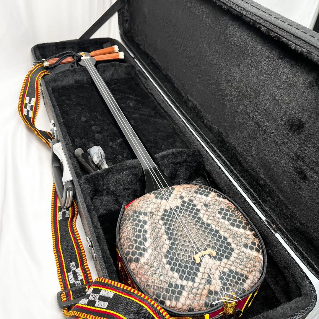 【美品】沖縄三線 人工皮 民謡楽器 民謡 和楽器 三線 付属品有