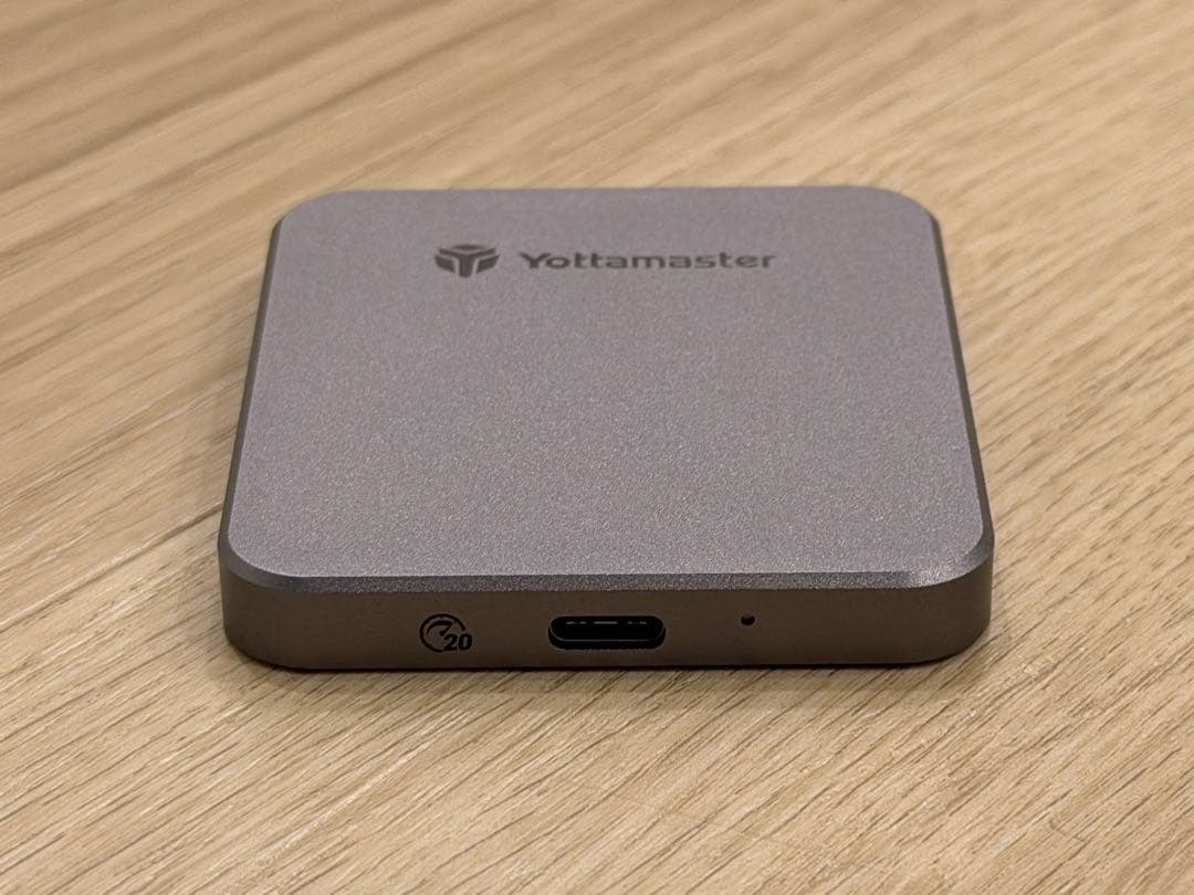 う*ぎ様 Yottamaster製 外付けSSD 1000GB 最大2000MB