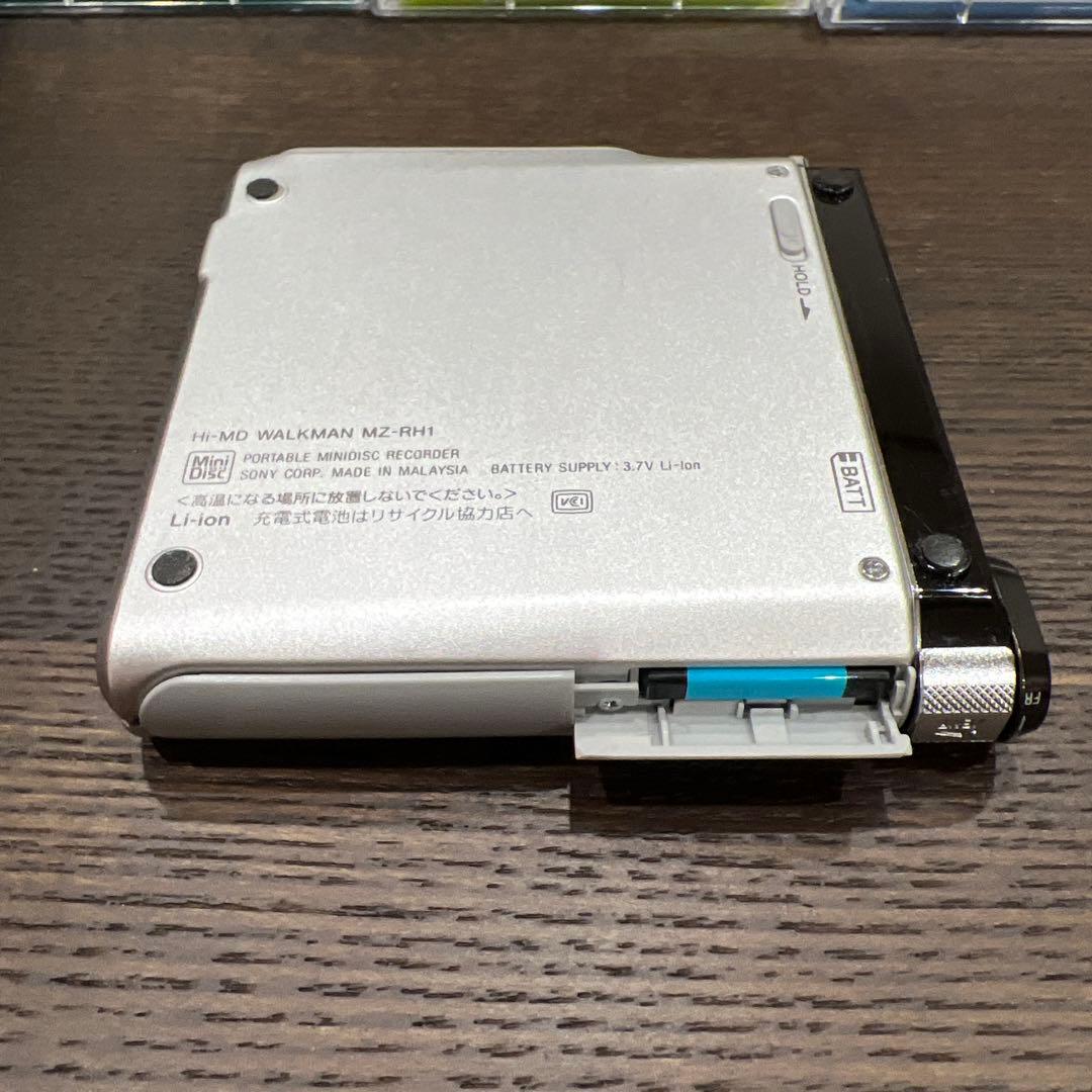 美品 SONY MZ-RH1 ポータブルMDプレーヤー　未使用MDセット