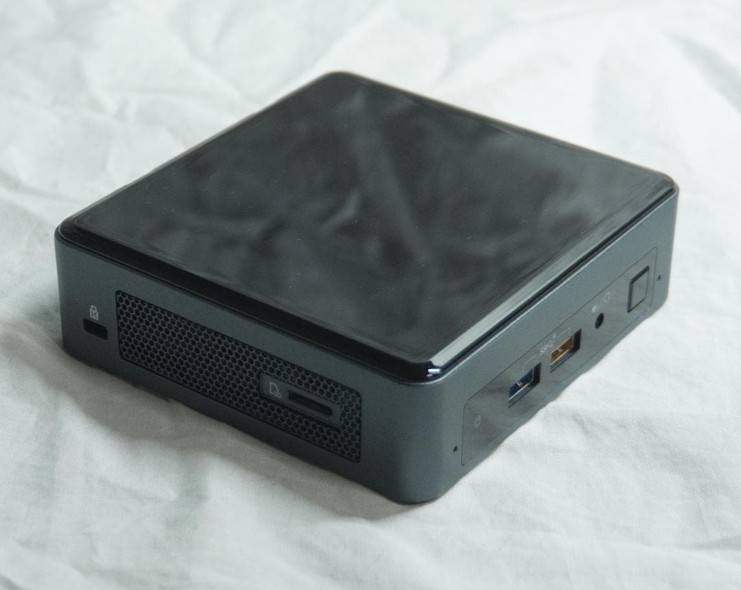 Intel NUC CORE i3/8GB/256GB ※OS無し