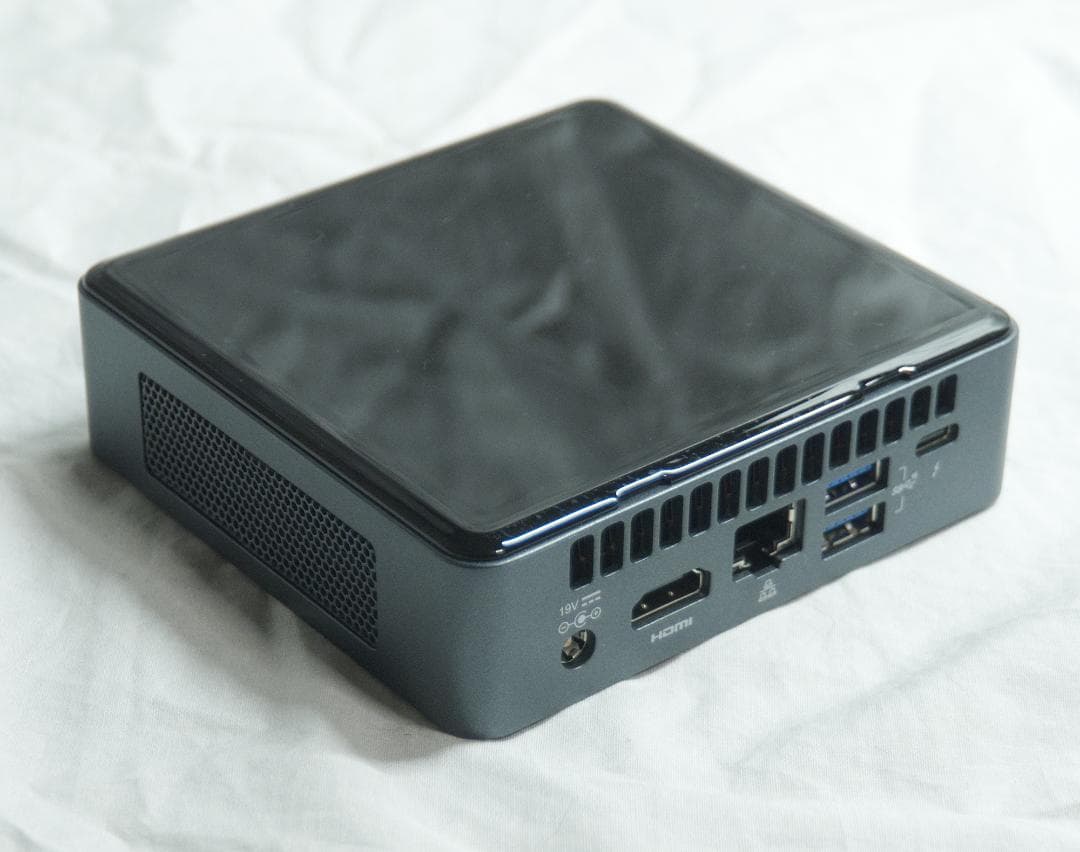 Intel NUC CORE i3/8GB/256GB ※OS無し