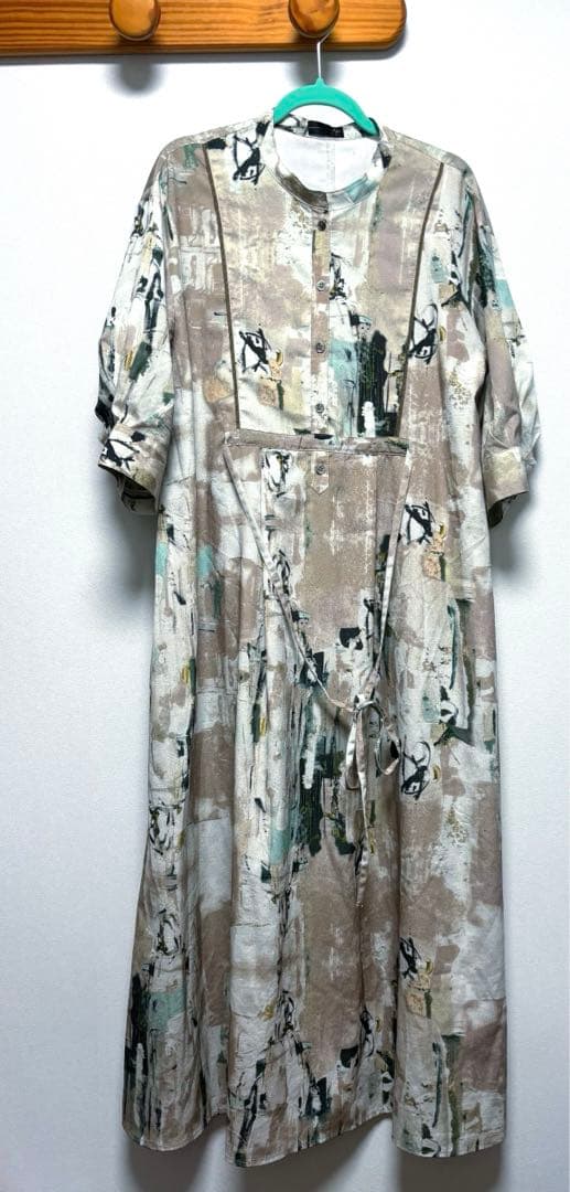 Aga グラフィックデザイン　ロングワンピース　ペチコート付き定価21000円