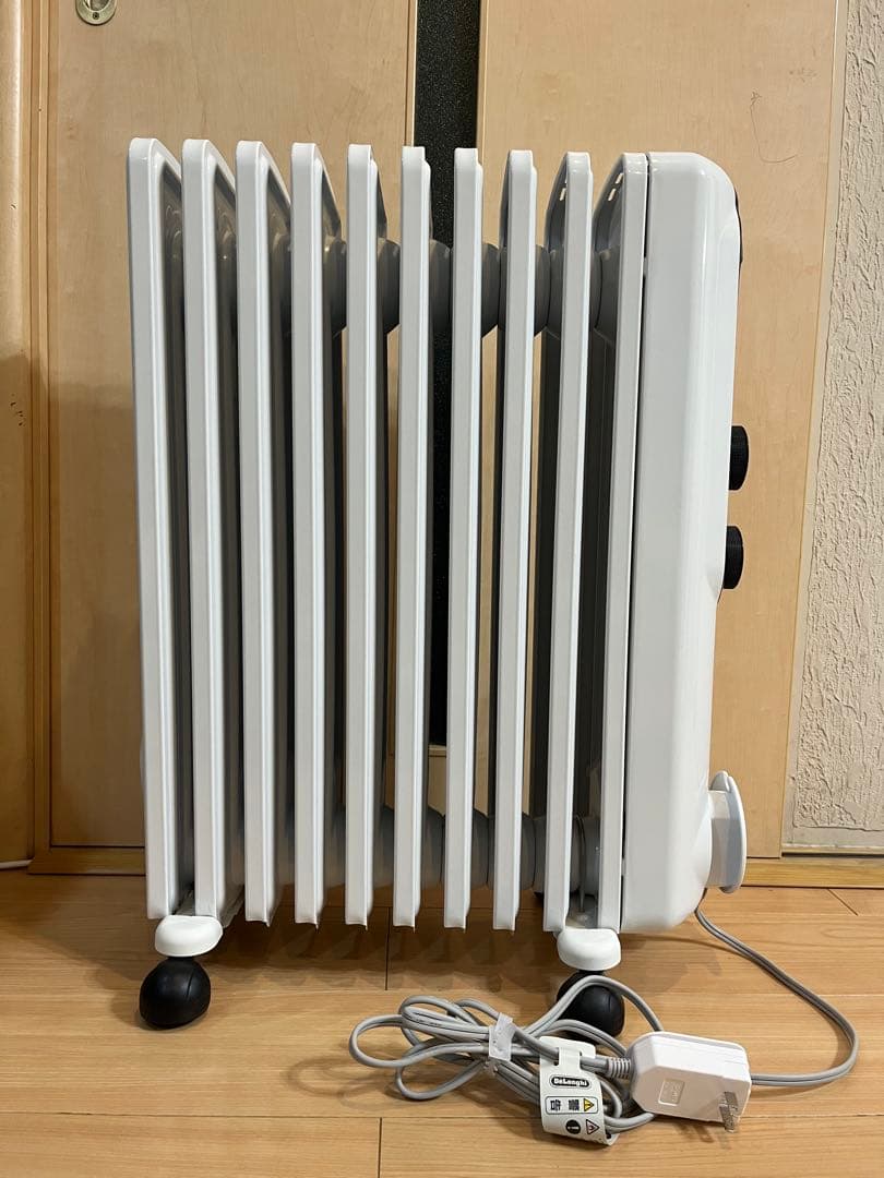 【美品】デロンギ オイルヒーター　アミカルド RHJ35M1015-BK