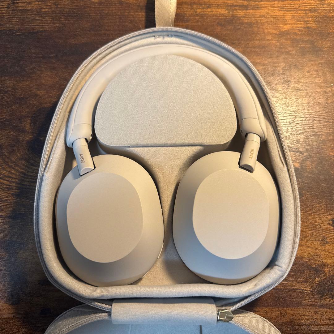 24時間限定値下げ中！！　SONY WH-1000XM5 プラチナシルバー