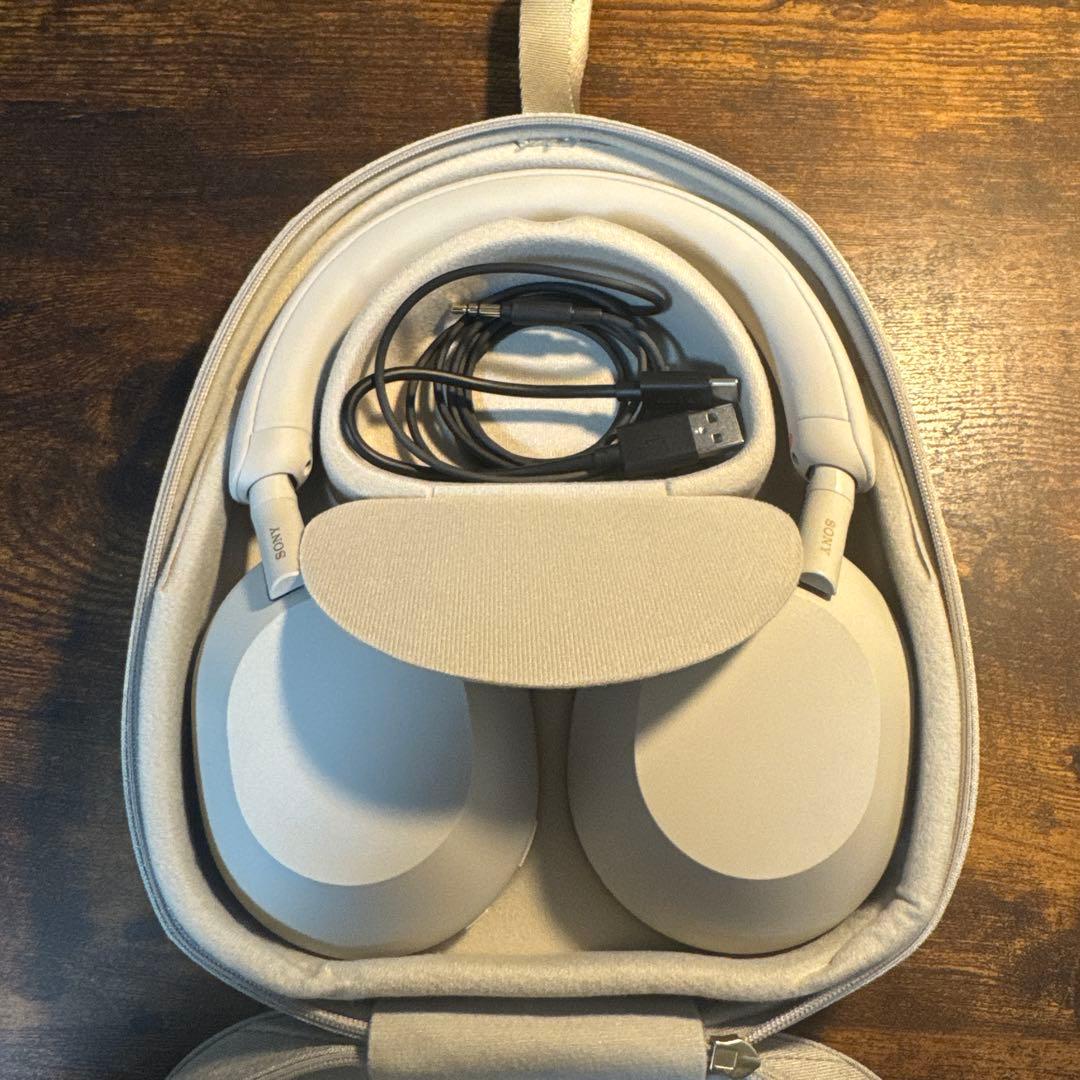 24時間限定値下げ中！！　SONY WH-1000XM5 プラチナシルバー