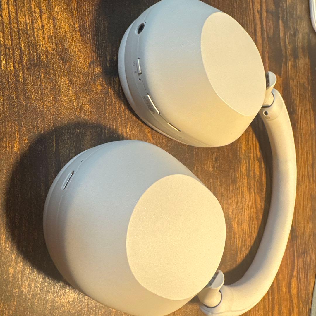 24時間限定値下げ中！！　SONY WH-1000XM5 プラチナシルバー