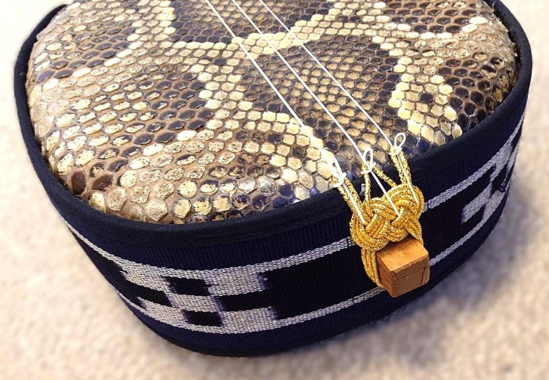 沖縄三線セット ヘビ革 本革 各種付属品つき