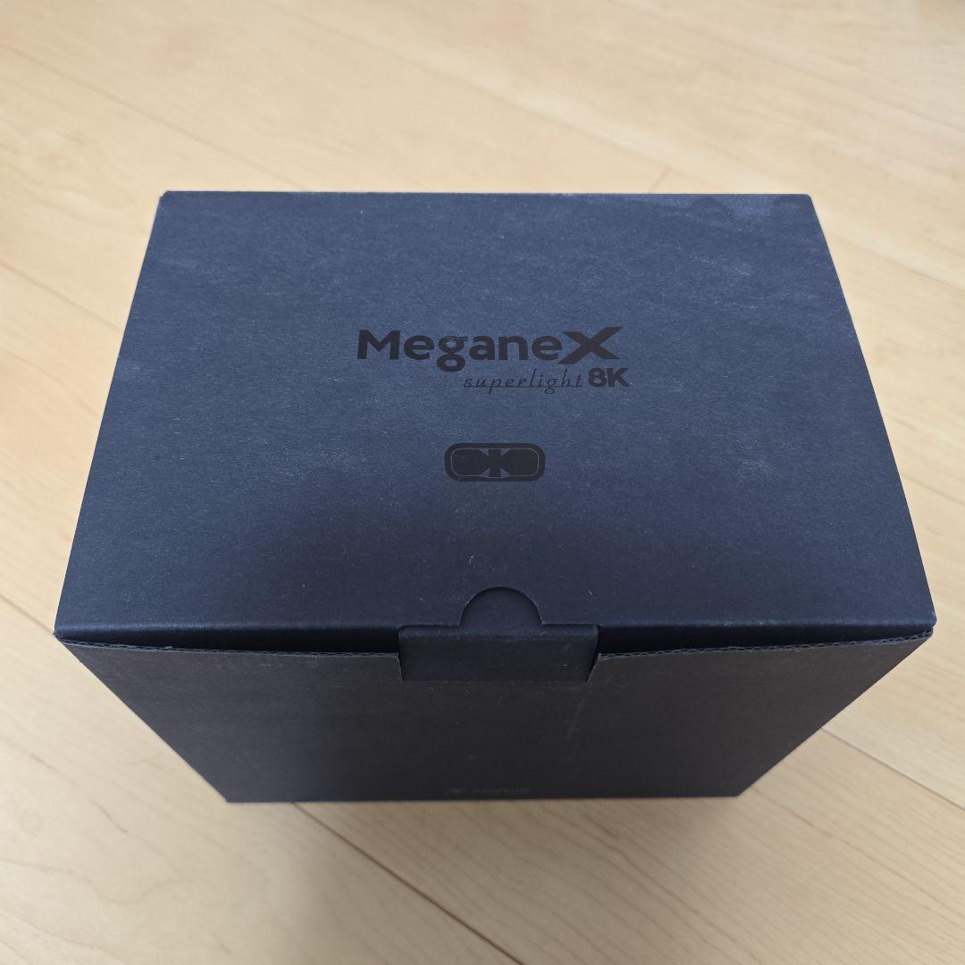MeganexSuperlight8K（PCVRヘッドセット）