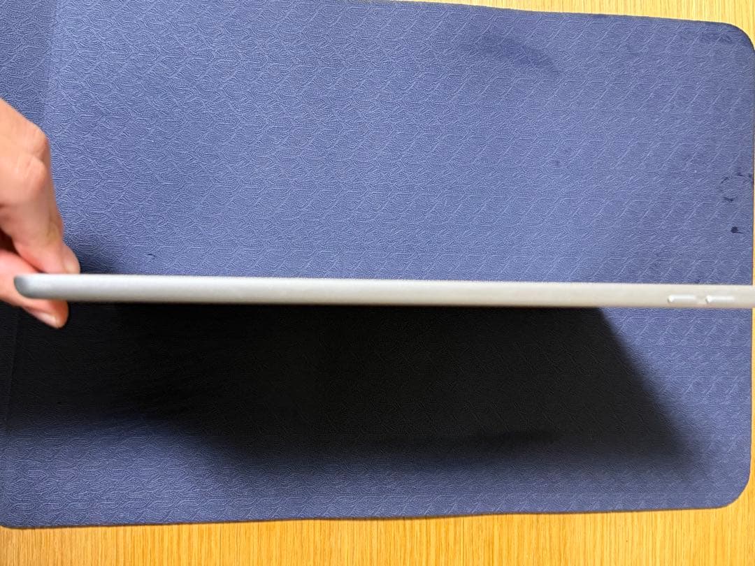 iPad 本体　第七世代