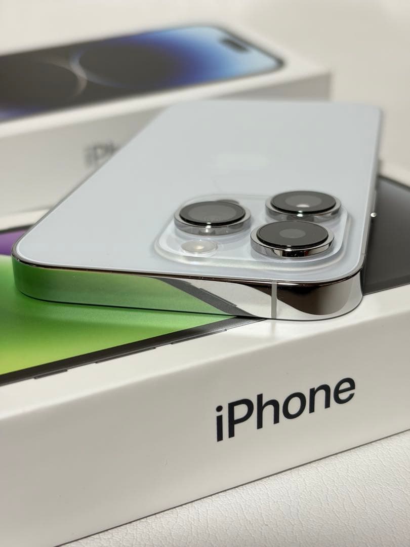 極美品 目立った傷なしiPhone14pro 128GB シルバー SIMフリー