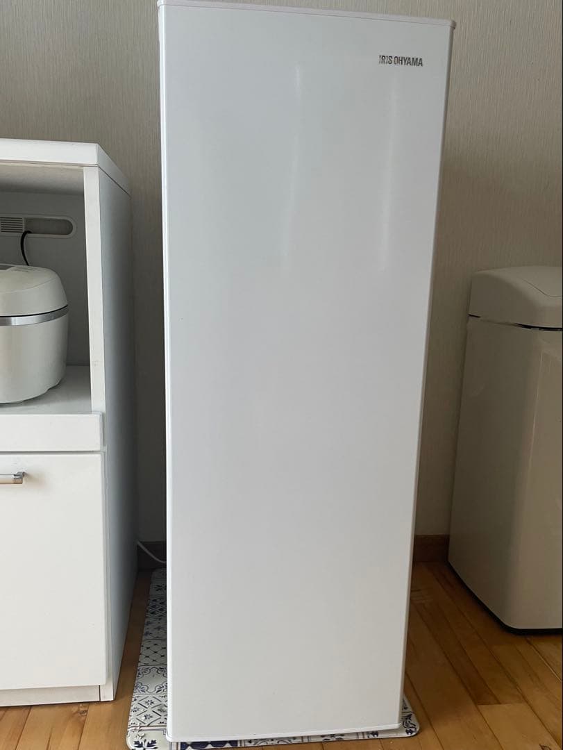 アイリスオーヤマ IUSN-8A-W ノンフロン冷凍庫 80L 2023年製