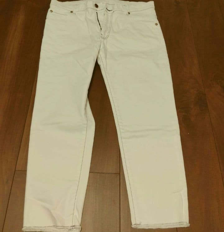 新品未使用　タグ付き1PIU1UGUALE3 ホワイトデニムパンツ