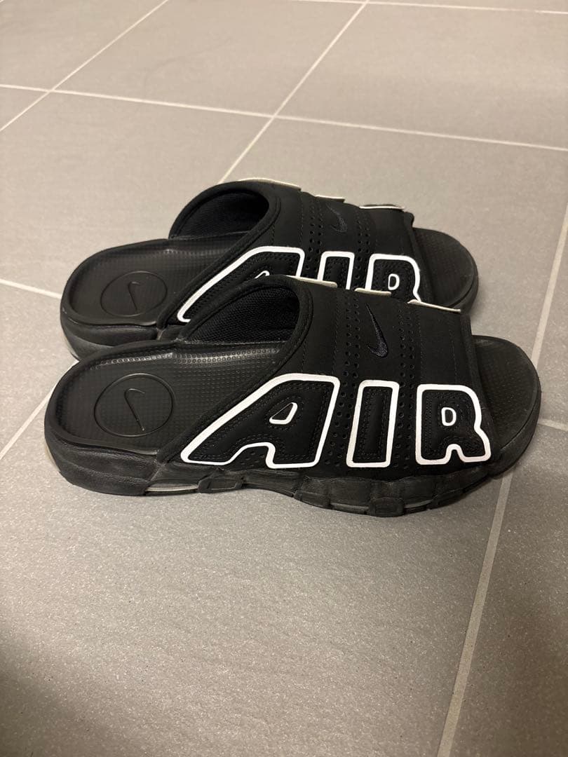 石田　Nike ブラック AIR サンダル　モアテン27cm