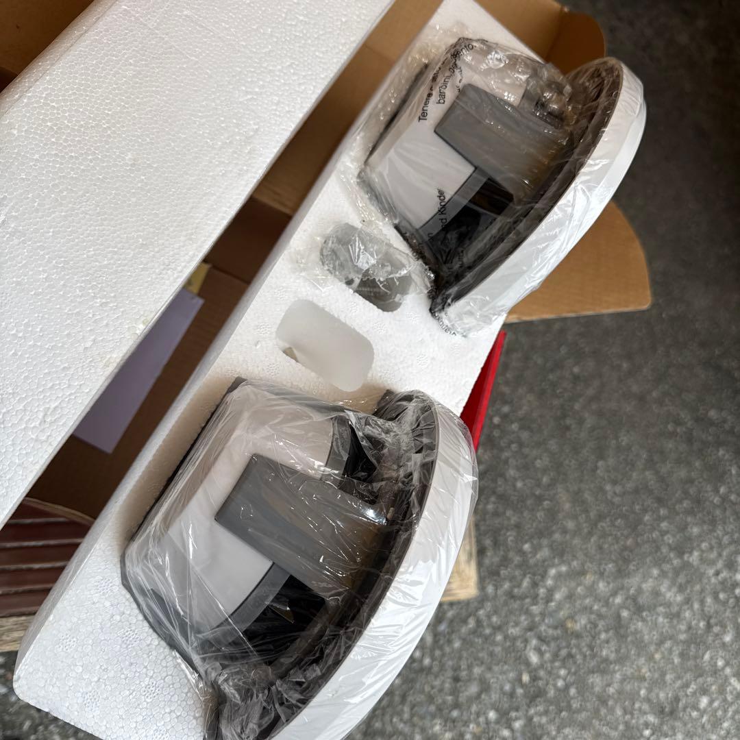 ロックフォードコアスピーカー ホワイト/ブラック ハニカムデザイン