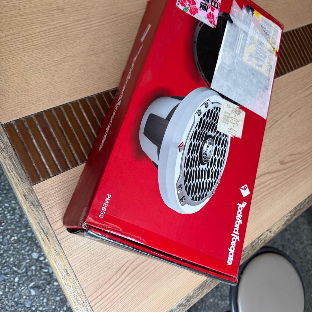 ロックフォードコアスピーカー ホワイト/ブラック ハニカムデザイン