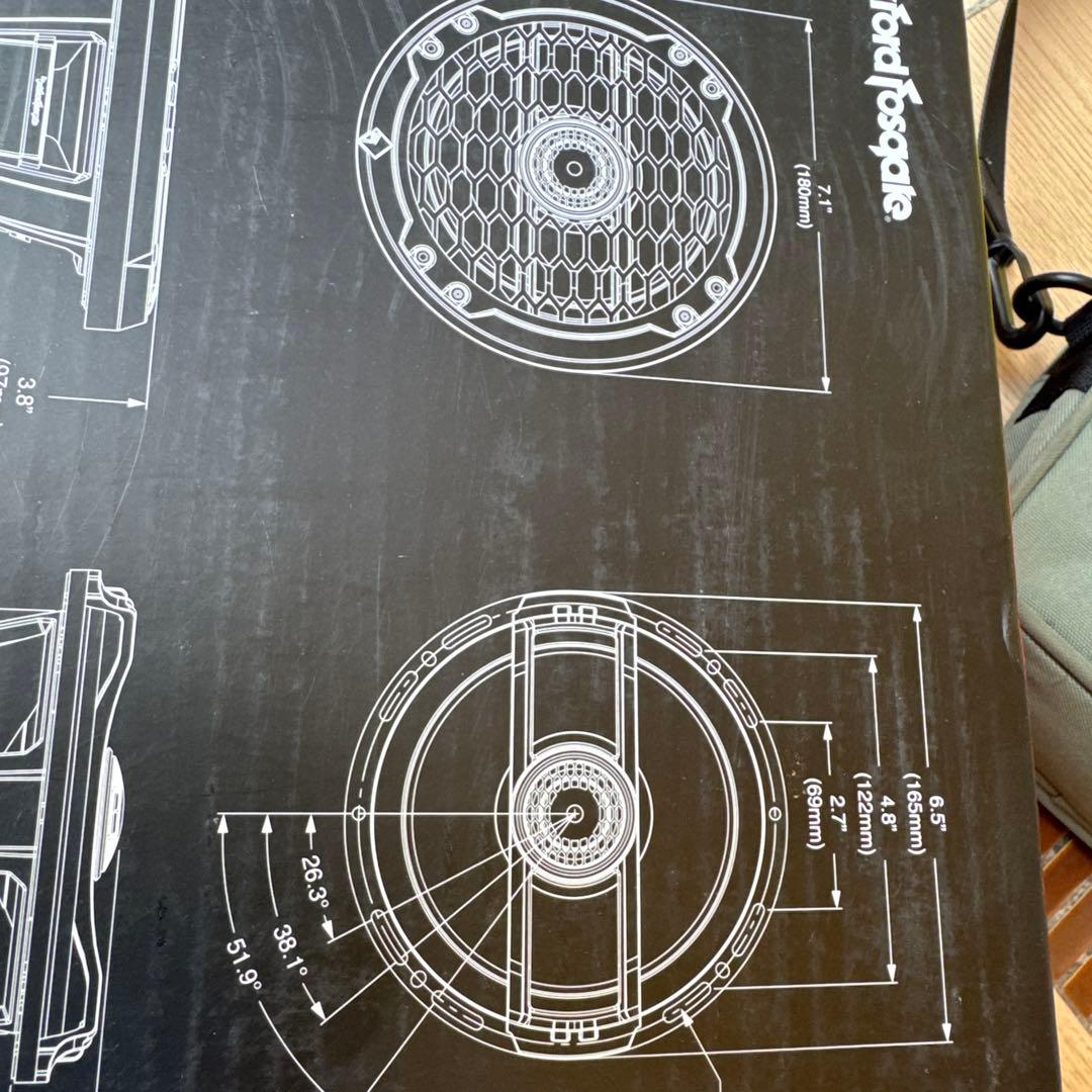 ロックフォードコアスピーカー ホワイト/ブラック ハニカムデザイン