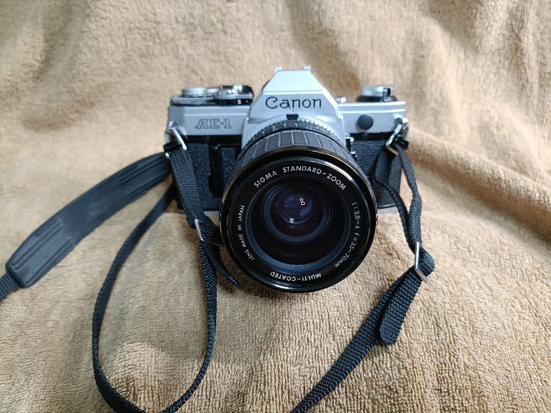 Canon AE-1 フィルムカメラ Sigmaレンズ付き