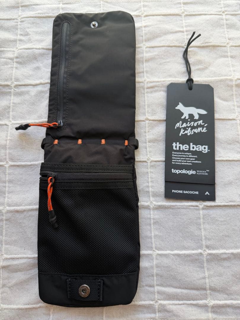 topologie×MAISON KITSUNE フォンサコッシュ