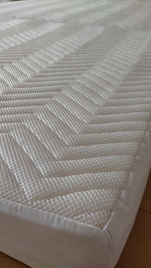 雲のやすらぎプレミアム　三つ折りマットレス