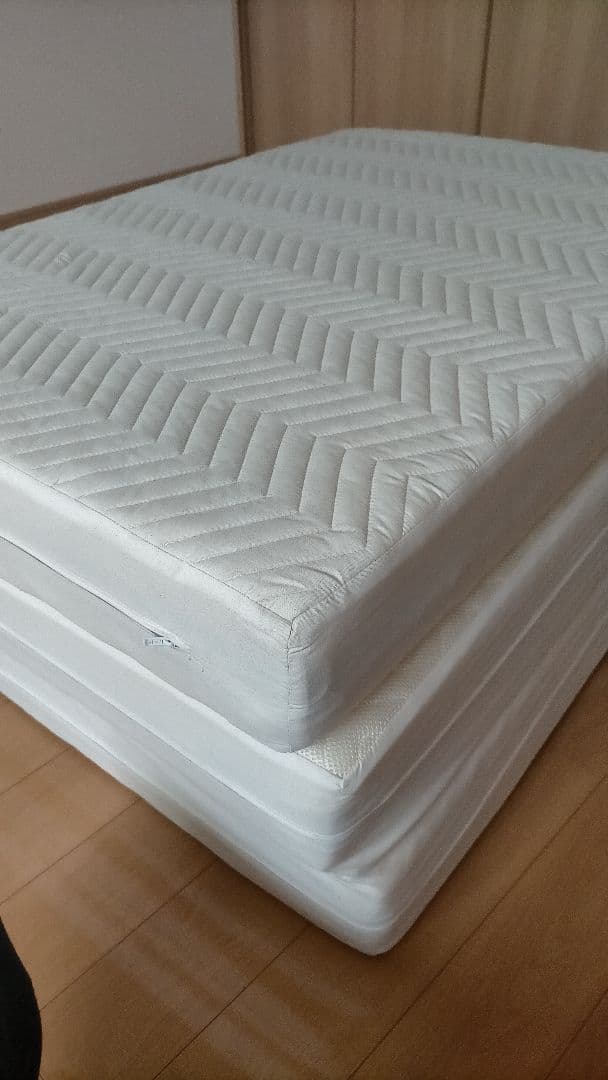 雲のやすらぎプレミアム　三つ折りマットレス