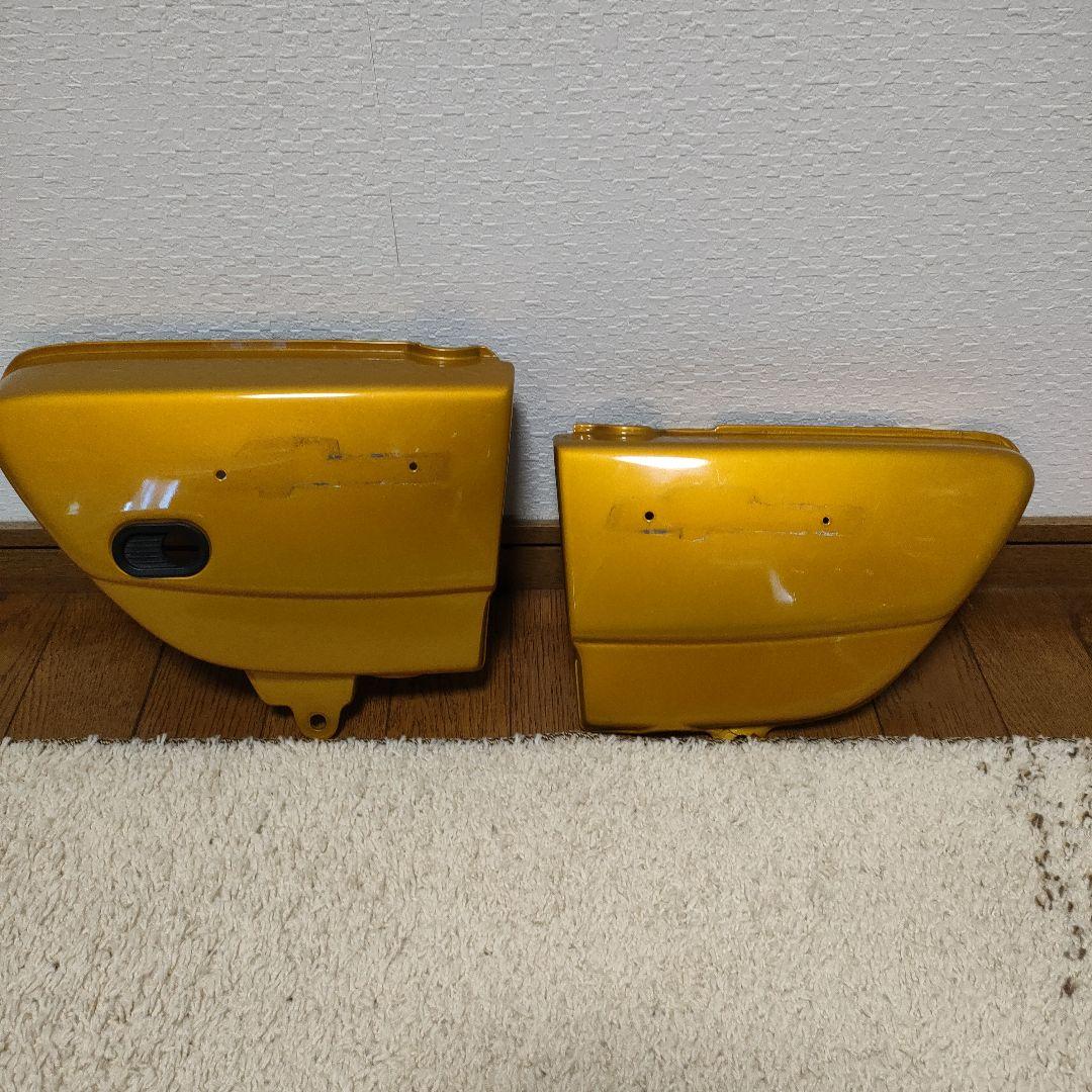 GT380後期型純正サイドカバー☆送料込み☆