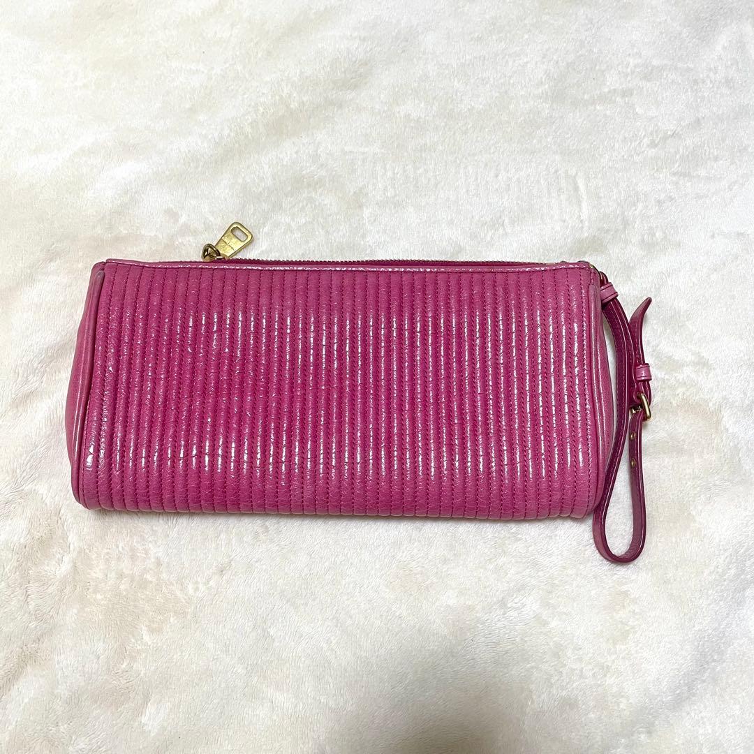 MIU MIU　ミュウミュウ　クラッチバッグ