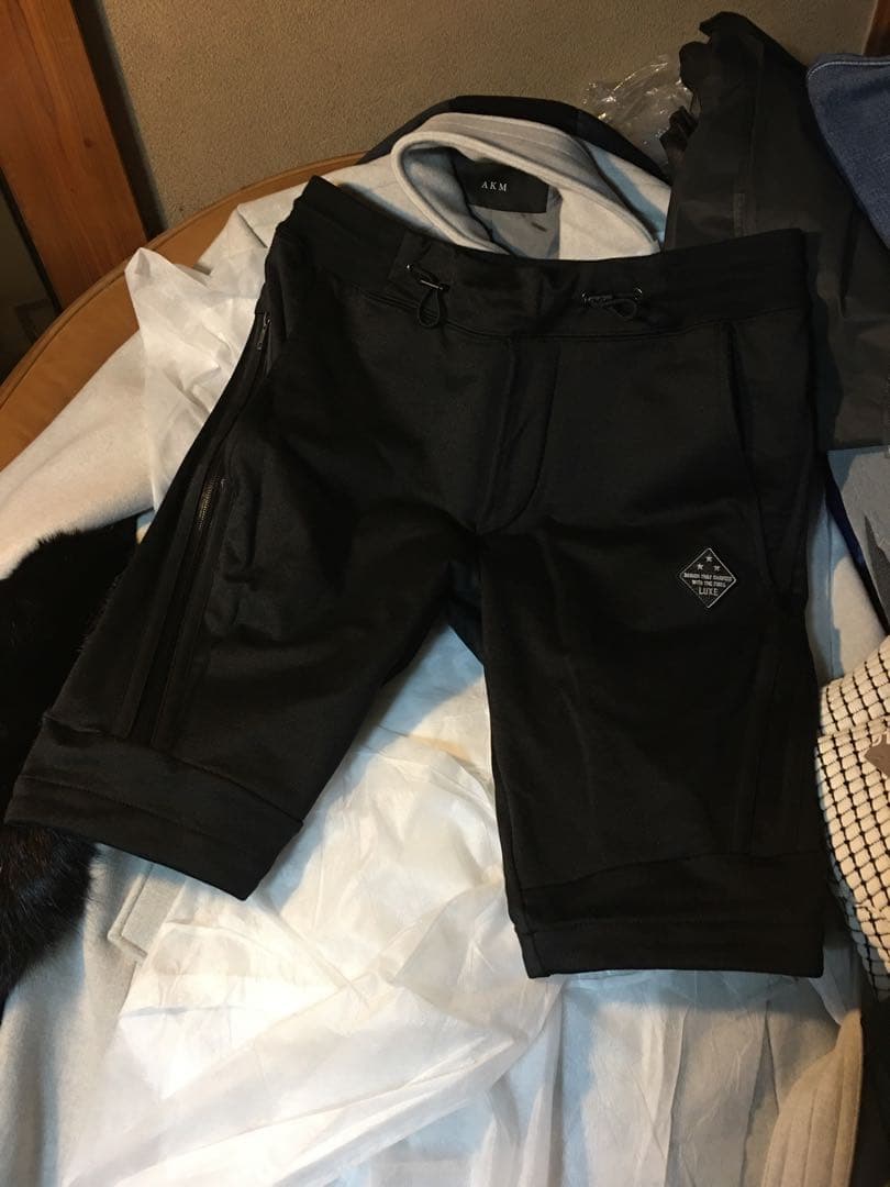 ごいちAKM LUXE SIDE ZIP SHORTS BL