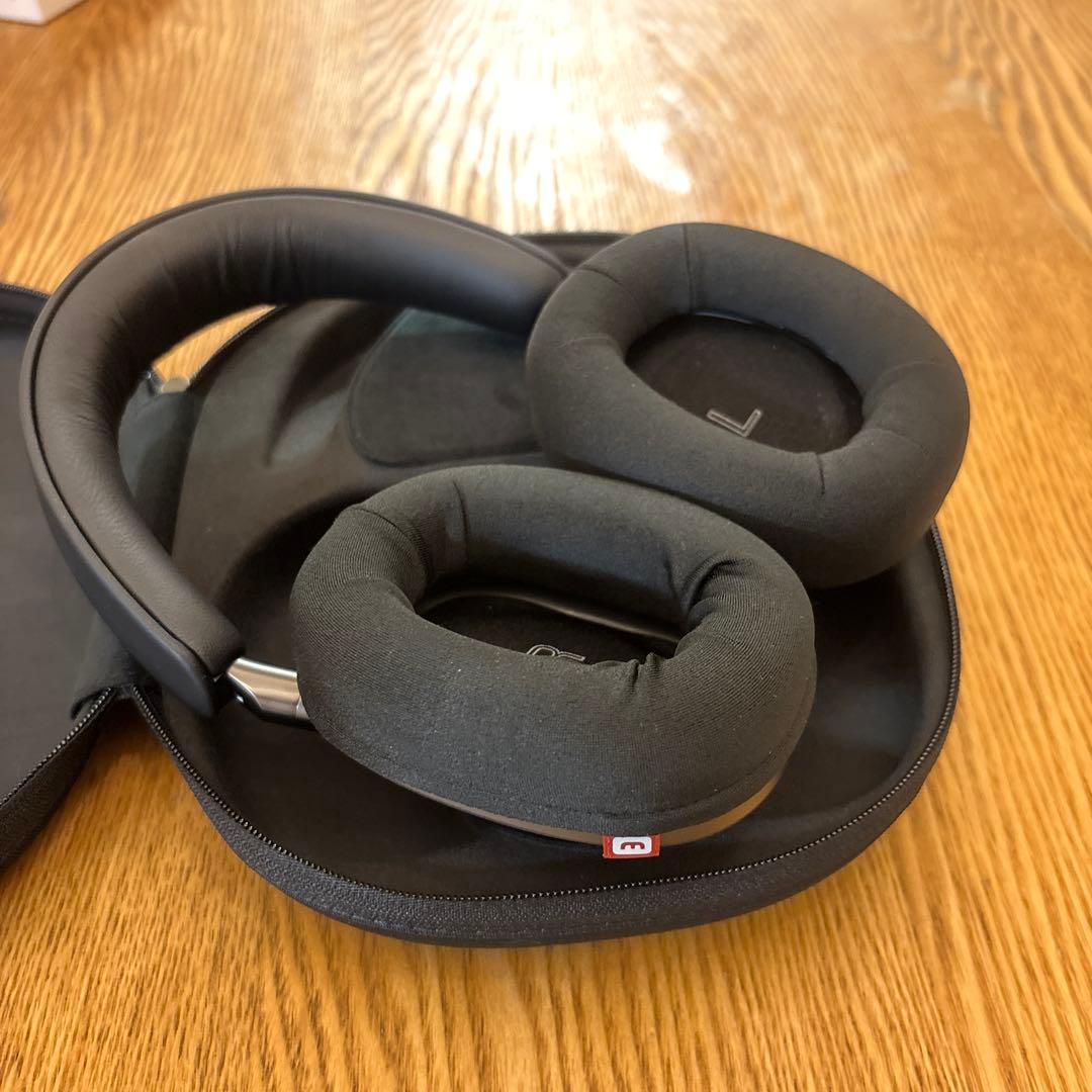 Bowers & Wilkins Px8 ワイヤレスヘッドホン　ブラック　B&W