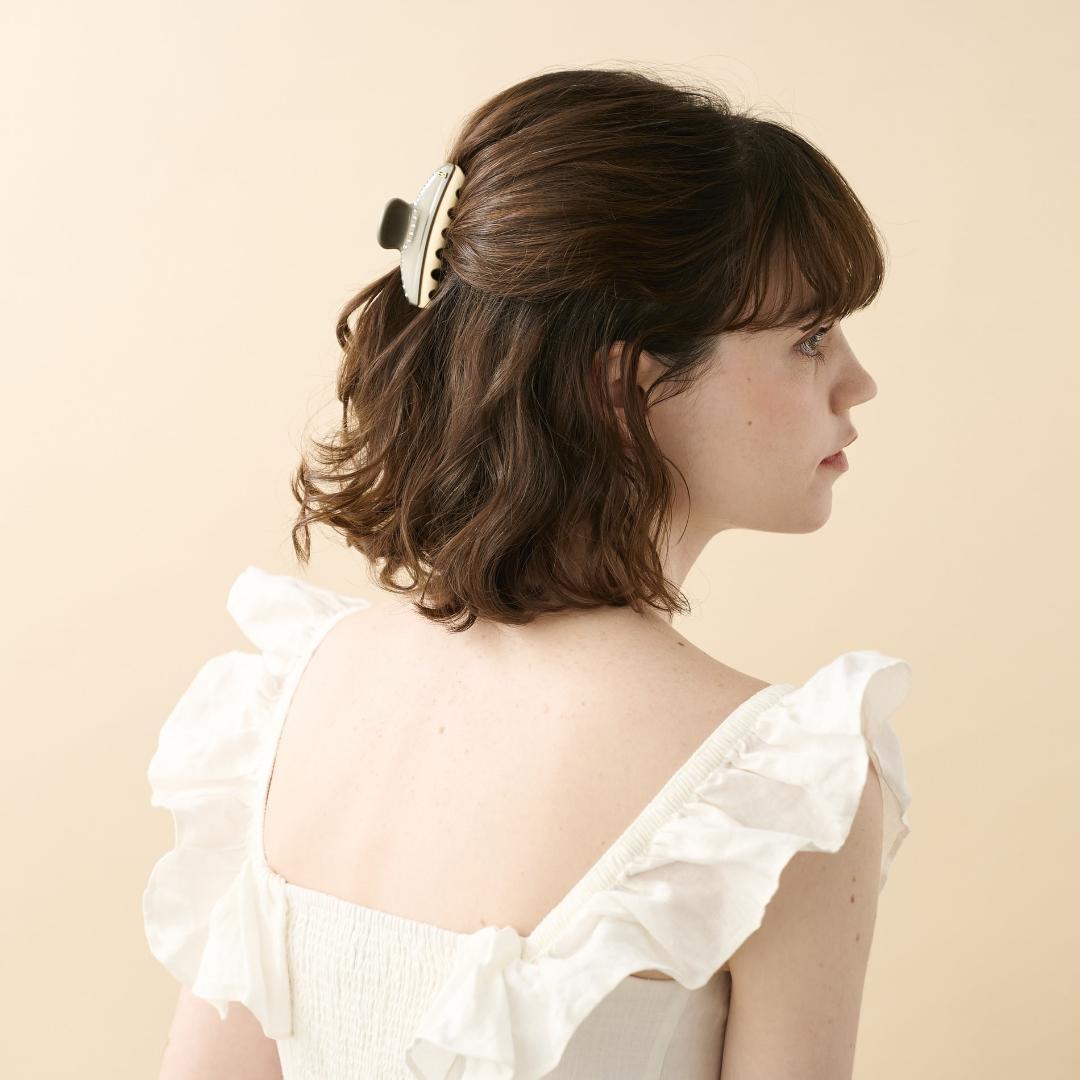 ☆美品☆アレクサンドルドゥパリ●クリスタル付きクリップ/グレー/Mサイズ