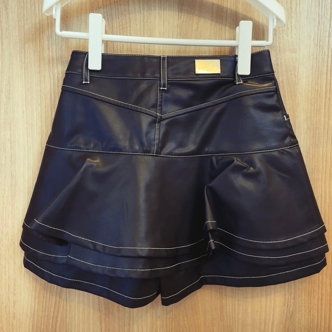 【新品同様】Darich ダーリッチ フリルレザーショートパンツ 【Mサイズ】