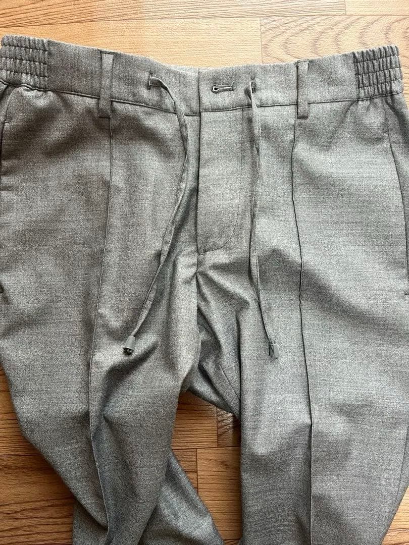 gabsarchiyo MASACCIO グレー スラックス 44