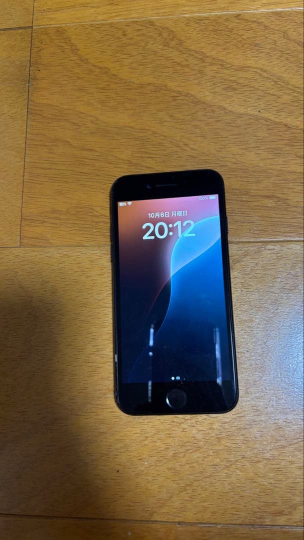 iPhone SE 第3世代　ミッドナイト64ギガ