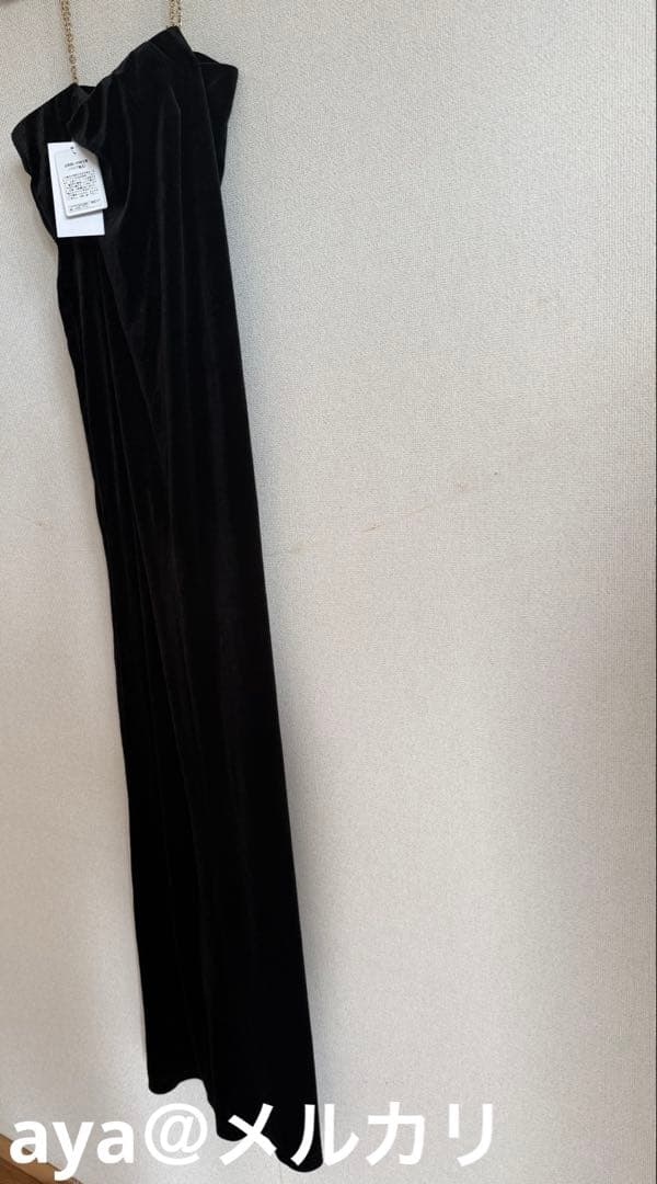未使用 アクテ AKTE チェーンストラップ ベロアワンピース　黒
