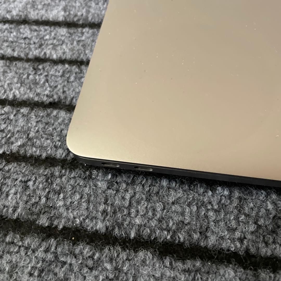 MacBook本体 143 MacBook Air 13.3 2020 M1 8GB 256GB