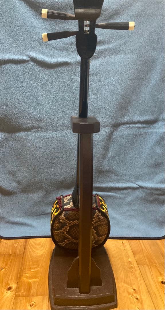 沖縄 三線(サンシン) 三味線　人工皮 スタンド付き