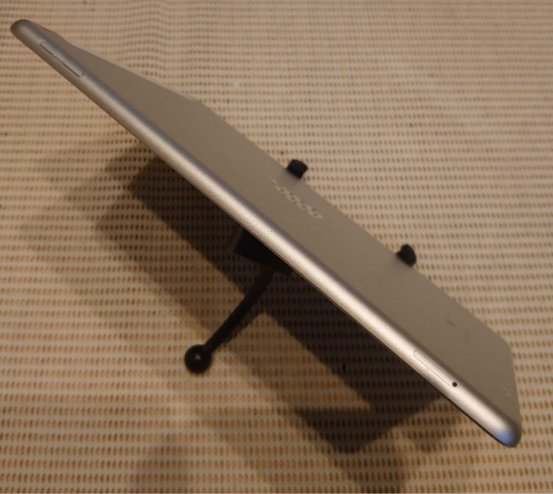 完動品SIMフリーiPad第5世代(A1823)本体128GB送料込WHLJM