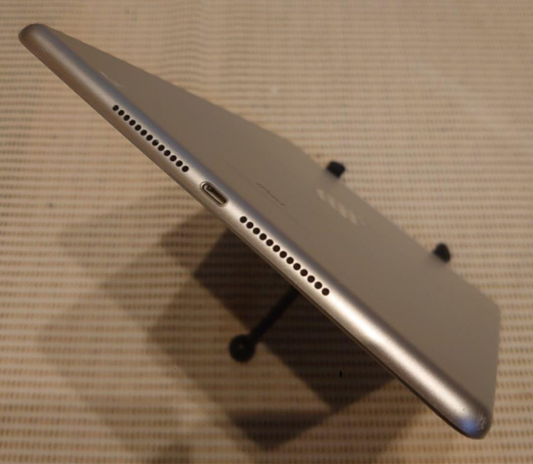 完動品SIMフリーiPad第5世代(A1823)本体128GB送料込WHLJM