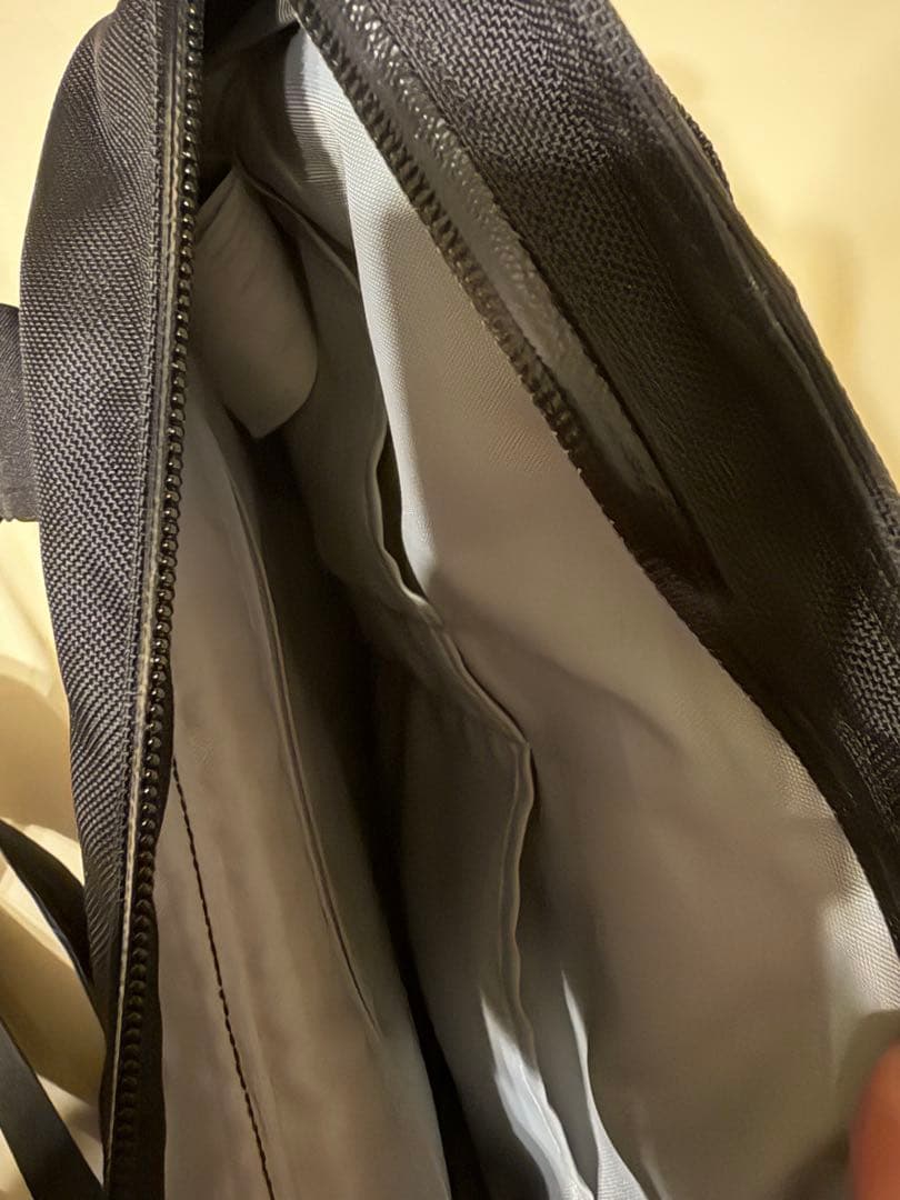 ARC’TERYX アークテリクス ARRO 8 ショルダーバッグ